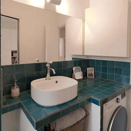 Cosy In The 11th Arrondissement Appartamento *